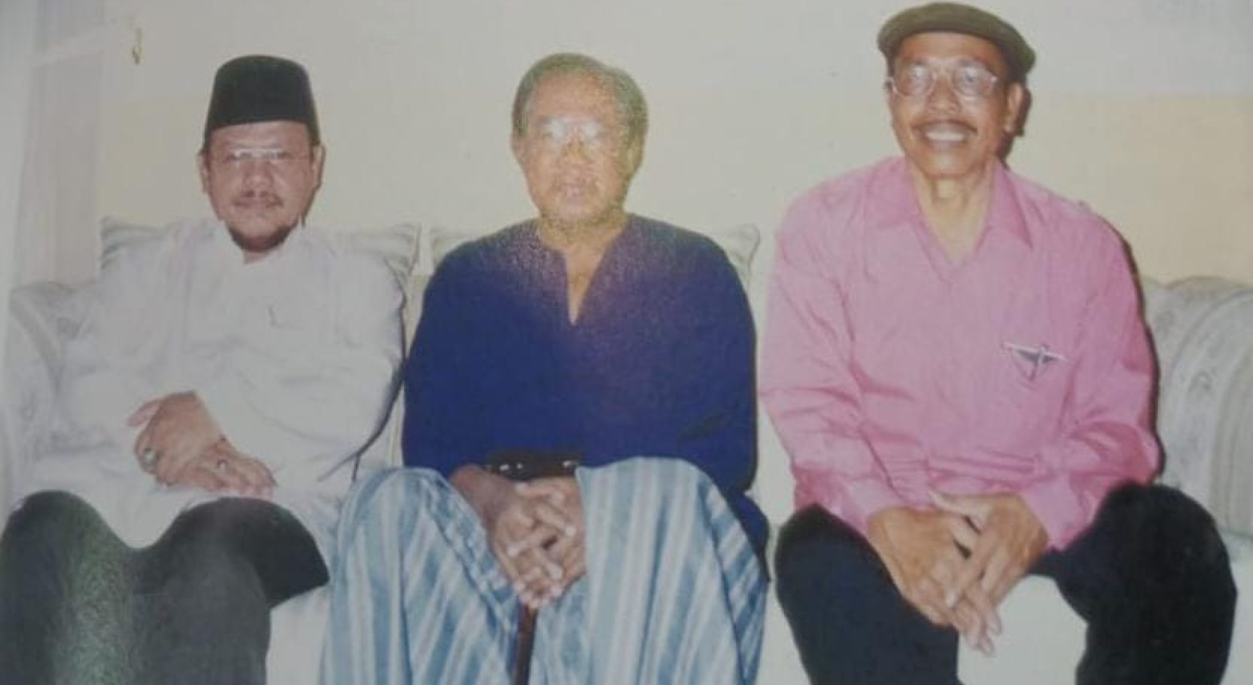 Puisi Dienullah Rayes