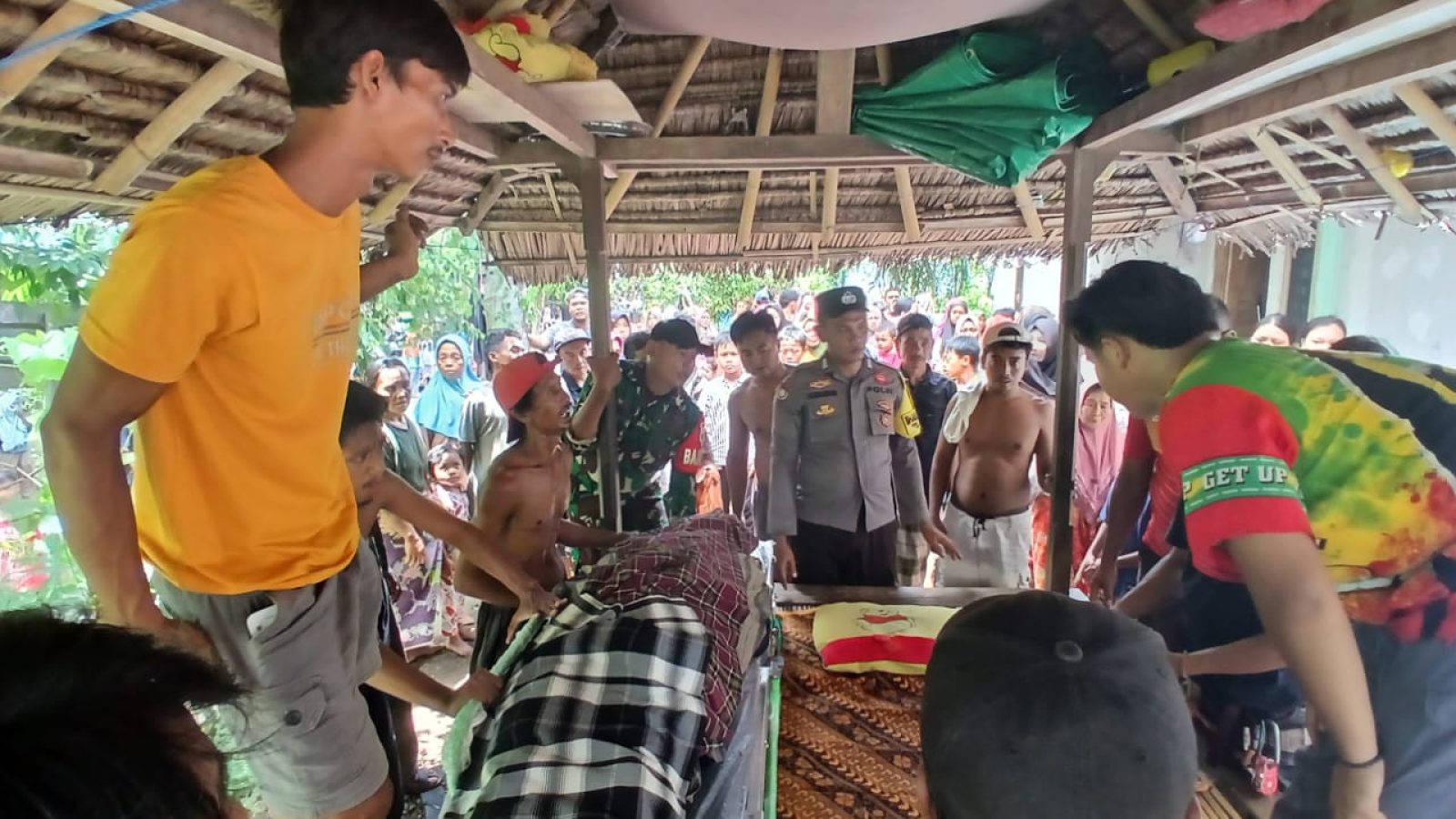 Diduga Terjatuh, Warga Segara Katon Ditemukan Meninggal di Air Terjun Tiu Pupus