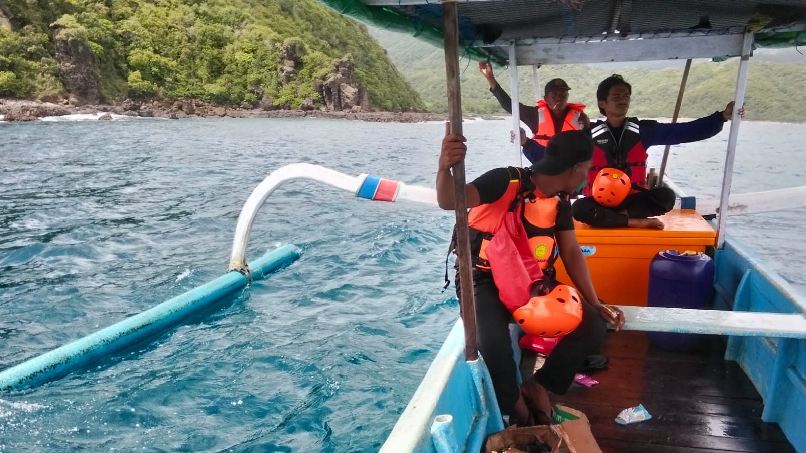 Perahu Pemancing Tabrak Tebing di Langgudu Bima, Satu Korban Dalam Pencarian