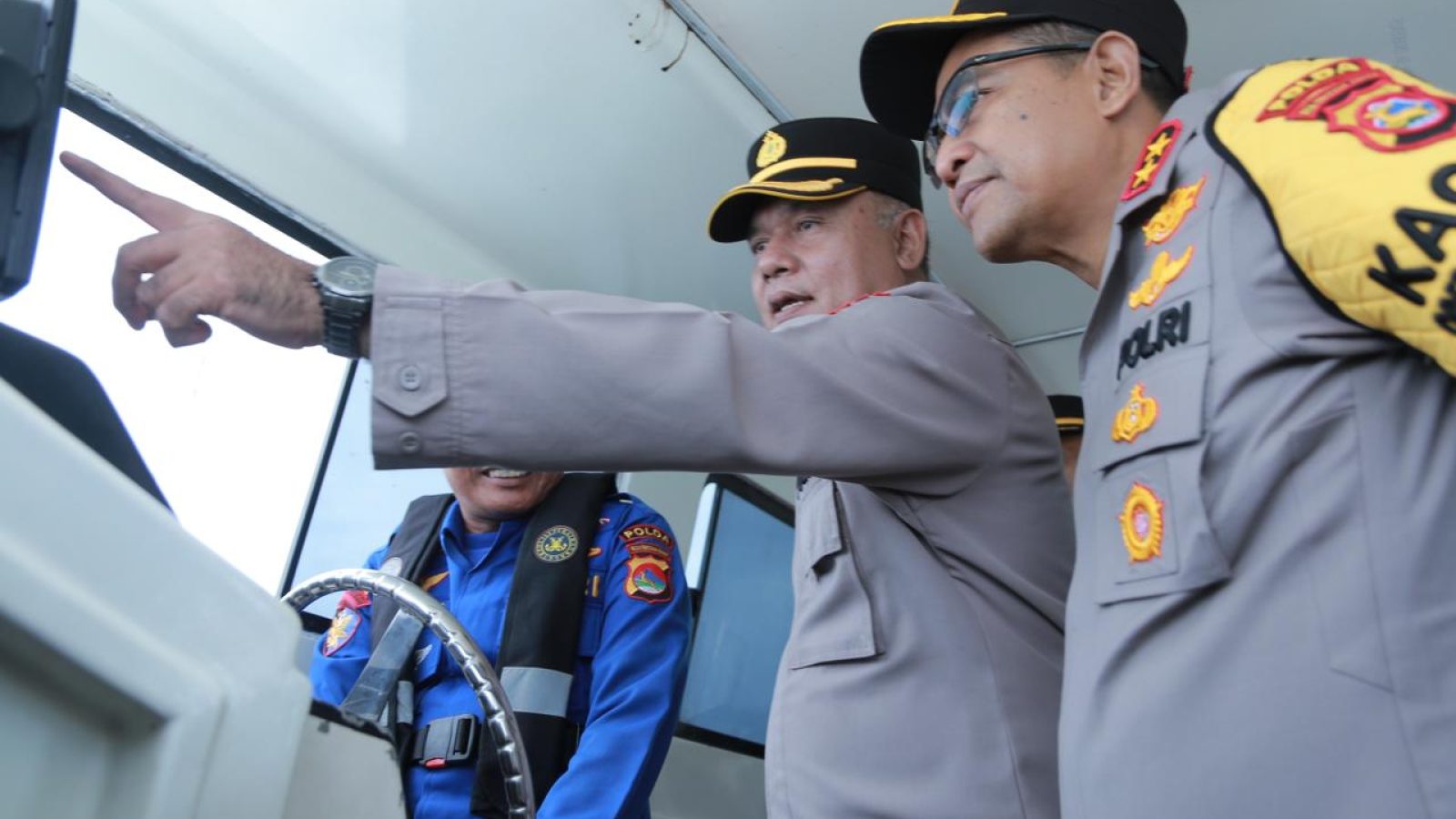 Kapolda NTB Pimpin Patroli Laut di Sekotong, Pastikan Perairan Aman Jelang Tahun Baru 2026