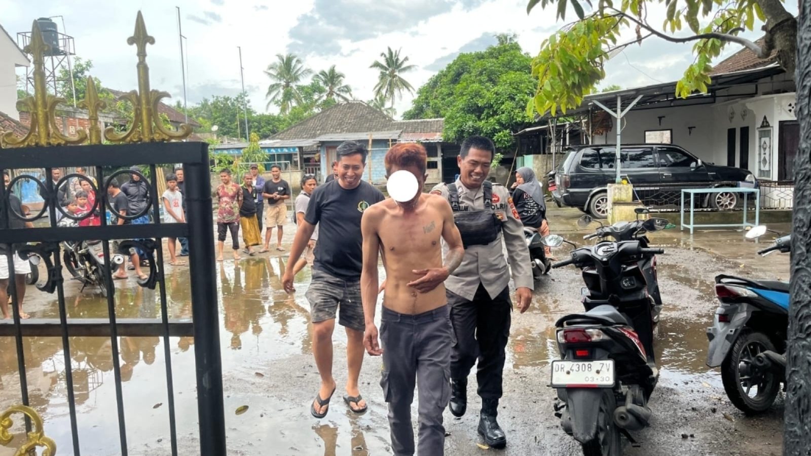 Mencuri Gabah di Lombok Timur, Pria Bertato Asal Loteng Babak Blur Diamuk Warga