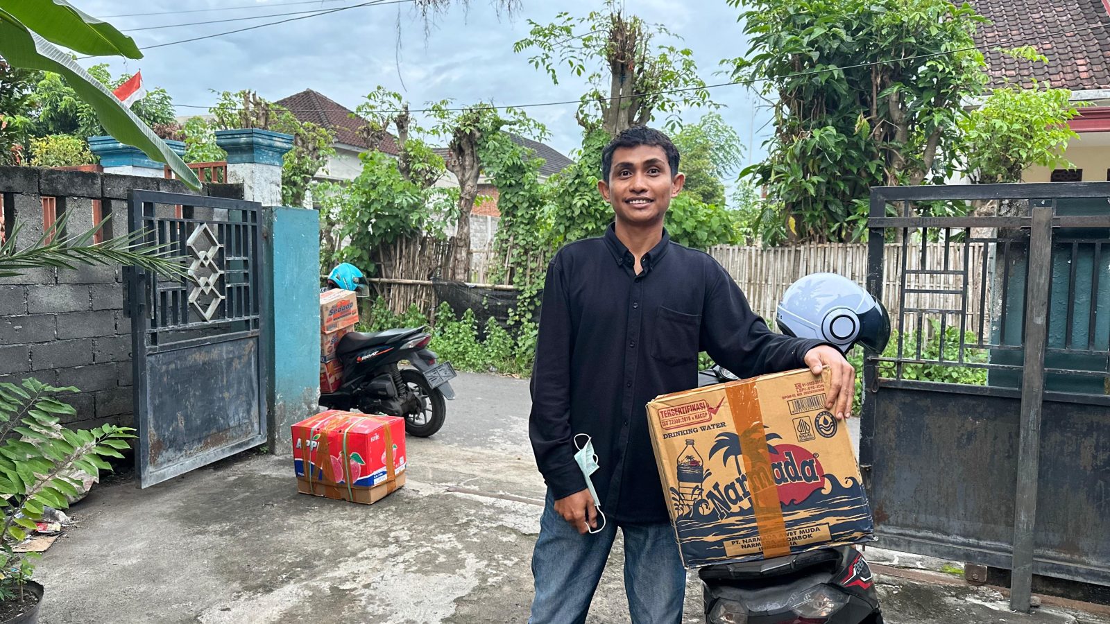 Pengelola Sunrise Land Lombok Salurkan Donasi Ke Korban Banjir Aceh