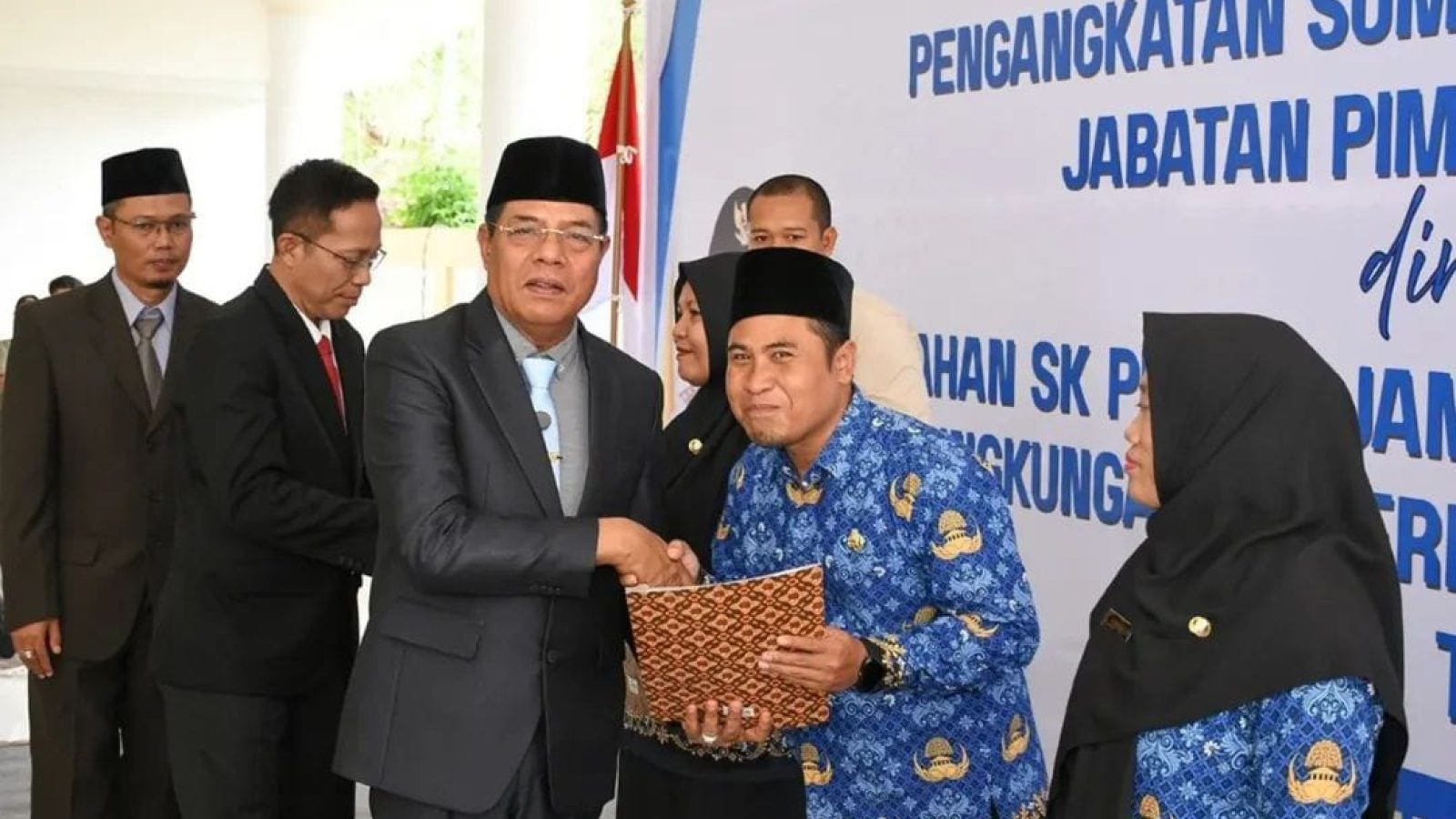 258 PPPK Di Lombok Timur Terima SK Perpanjangan Kontrak