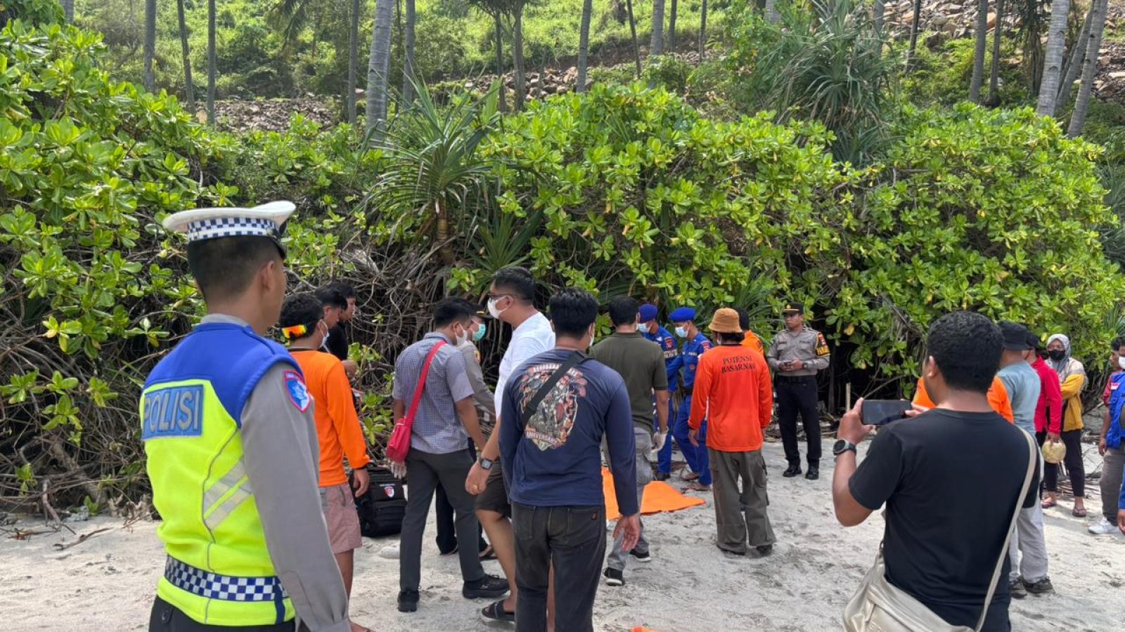Penemuan Mayat di Pantai Pandanan Gegerkan Warga