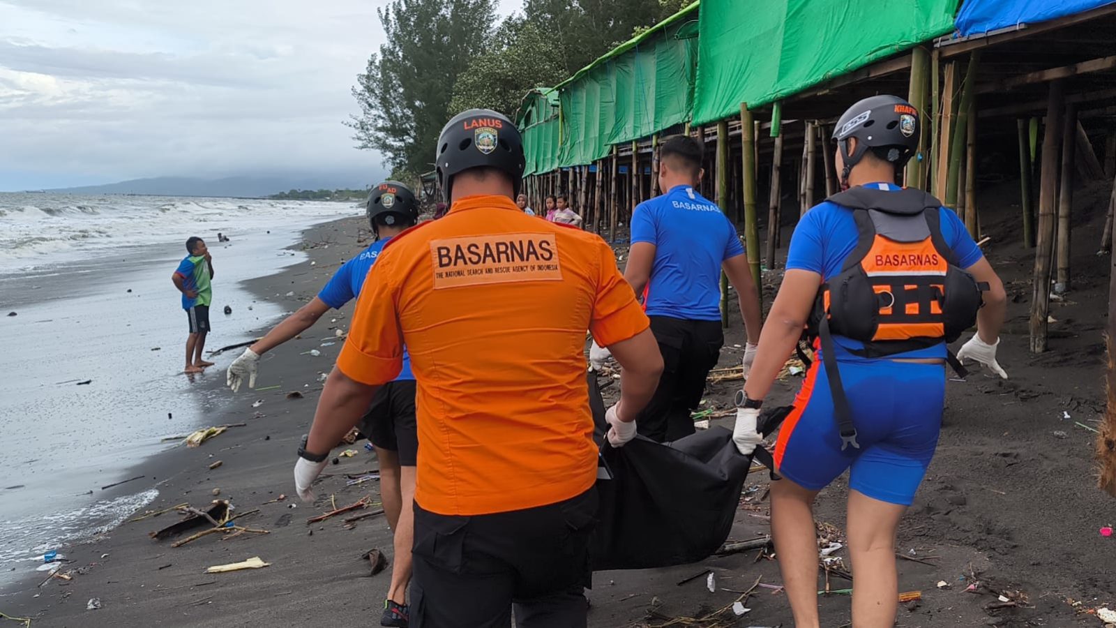 Tim SAR Gabungan Temukan Korban Terseret Arus Sungai Melau di Pantai Gading
