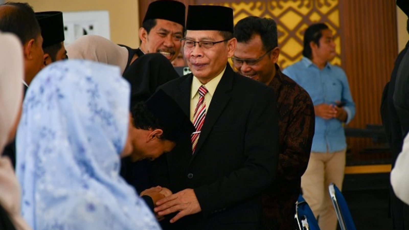 Wabup Lotim Lantik Sejumlah Pejabat di Pendopo Bupati