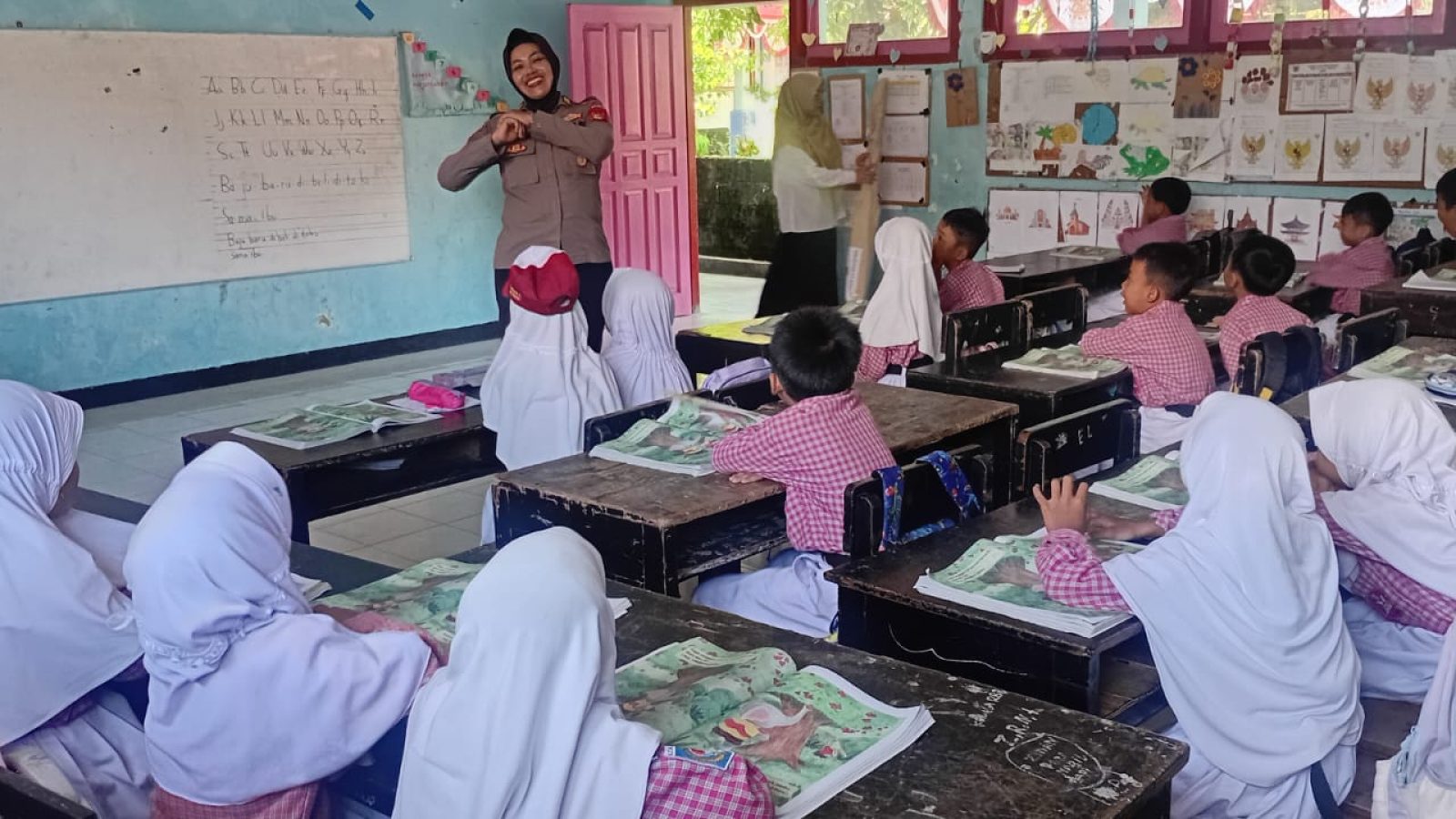 Polda NTB Edukasi Siswa SD Bahaya Bullying