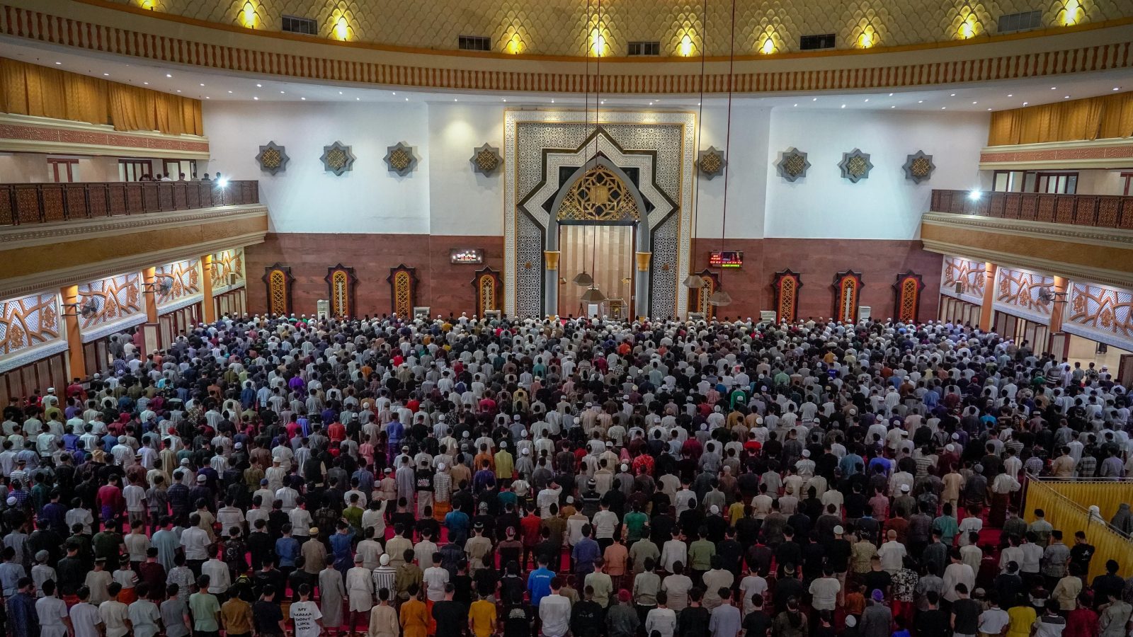 Ramadhan 1447 H, Gubernur Iqbal Sholat Tarawih Bersama Masyarakat