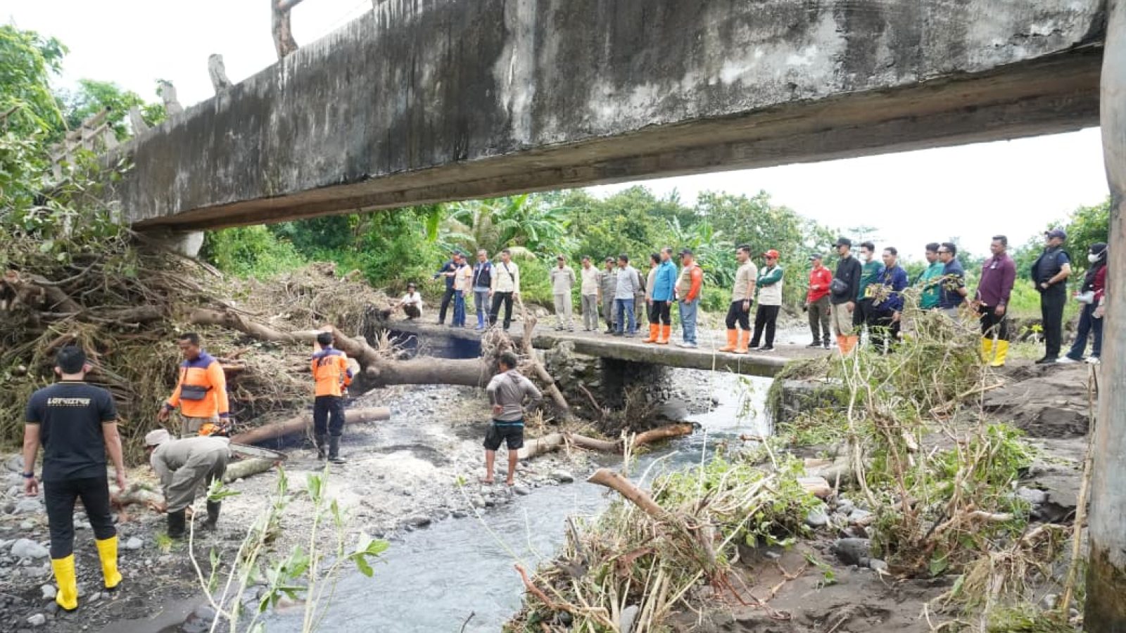 Tinjau Lokasi Banjir Obel-Obel, Gubernur NTB Perintahkan Mitigasi Komprehensif