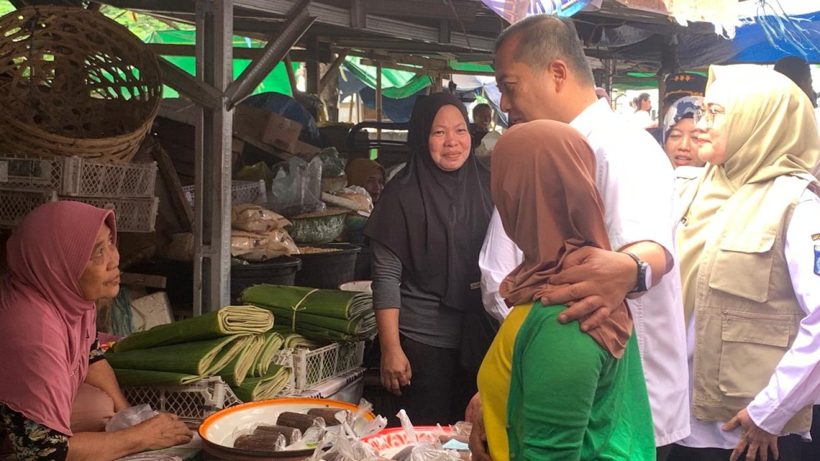 Berkeliling ke Pasar Tanjung, Komitmen Gubernur Miq Iqbal Pantau Stabilitas Harga Bahan Pokok Selama Ramadan dan Menjelang Idul Fitri