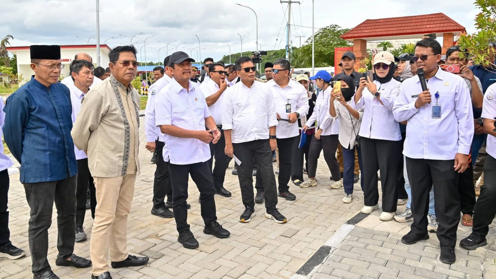 Menteri KPP Tinjau Ekad Buana, Perkuat Fasilitas Nelayan dan Budidaya Lobster