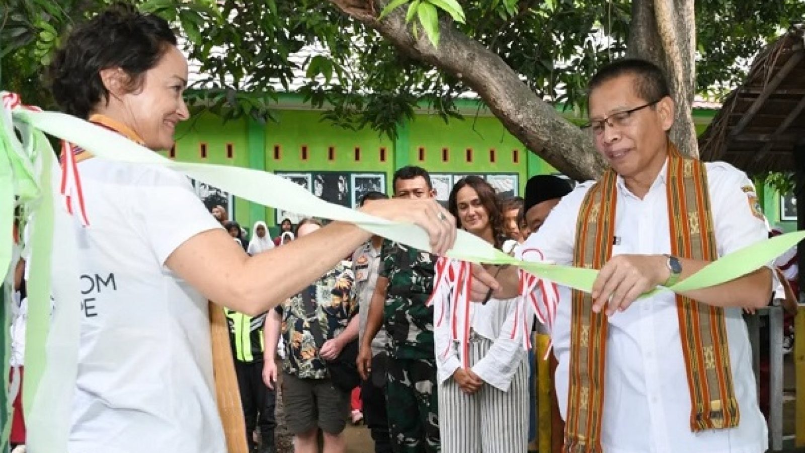 Wabup Lotim  Resmikan RKB Bantuan Happy Hearts