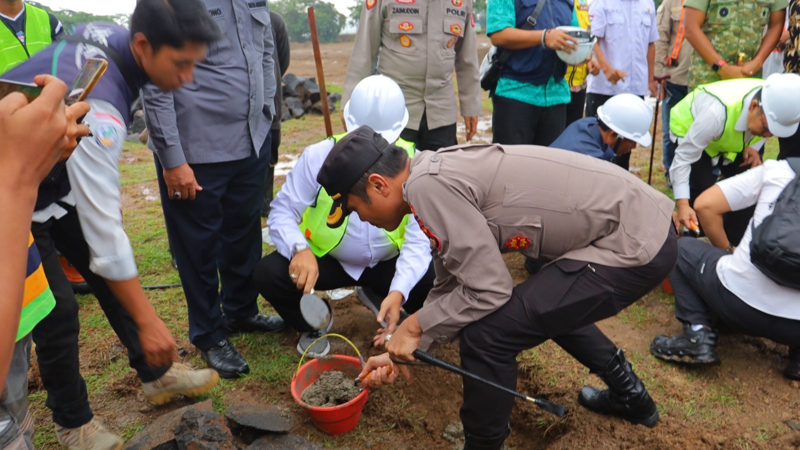 Kapolres Lombok Utara Hadiri Peletakan Batu Pertama Sekolah Rakyat di Kayangan