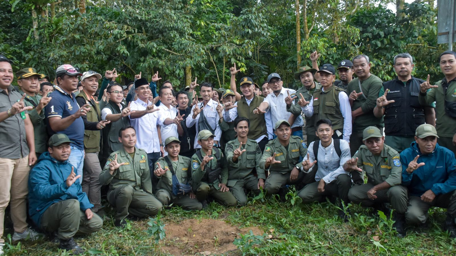 Gubernur NTB Ajak Polhut dan Masyarakat Jaga Hutan Demi Cegah Bencana Alam