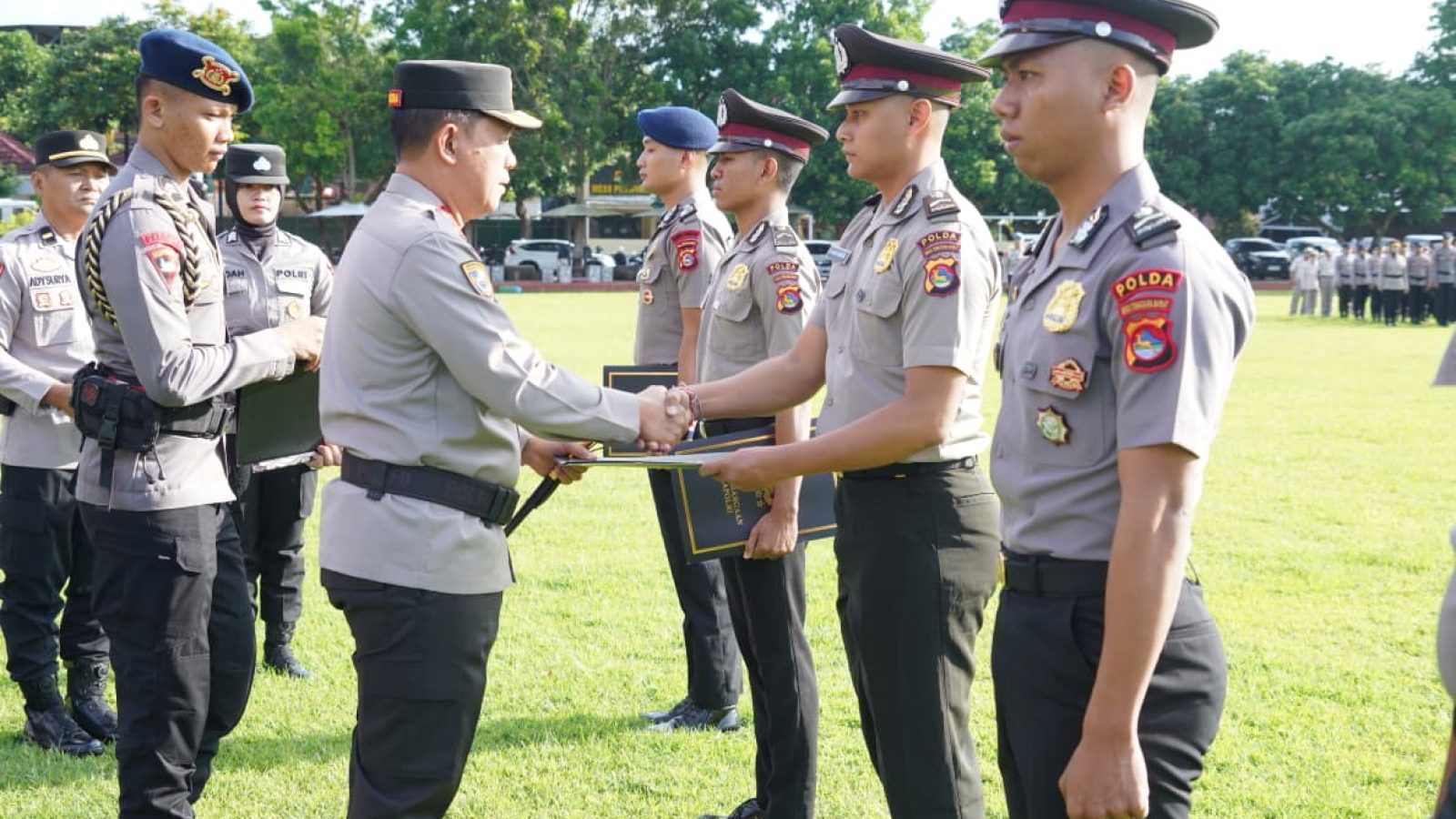 Pimpin Upacara Penghargaan dan PTDH, Kapolda Tegaskan Komitmen Integritas di Tubuh Polri