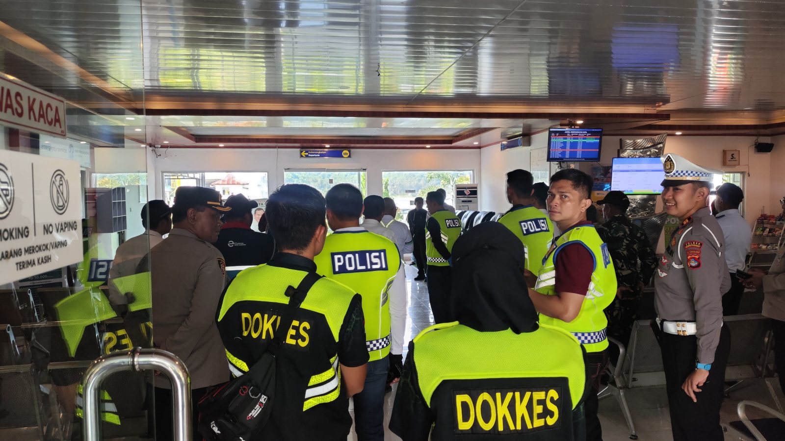 Jelang Arus Mudik Lebaran, Biddokkes Polda NTB Cek Kesehatan Personel Pelabuhan