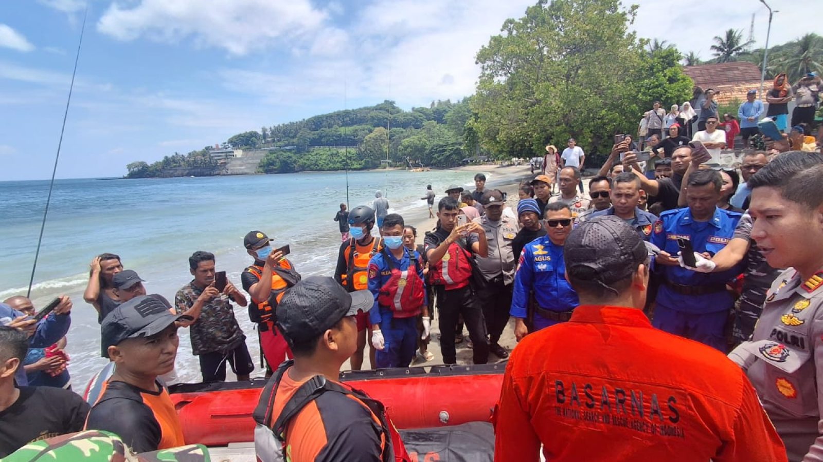 Ditpolairud Polda NTB Evakuasi Mayat Laki-Laki Tanpa Identitas di Perairan Senggigi