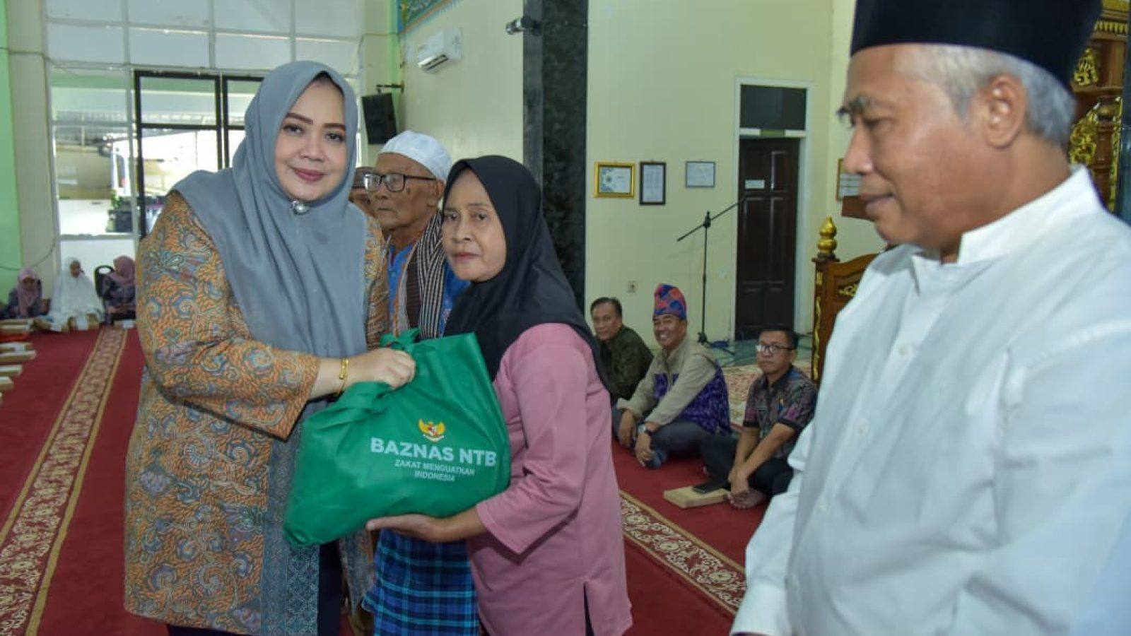 Wagub NTB Ajak Masyarakat Maknai Ramadan untuk Pererat Solidaritas