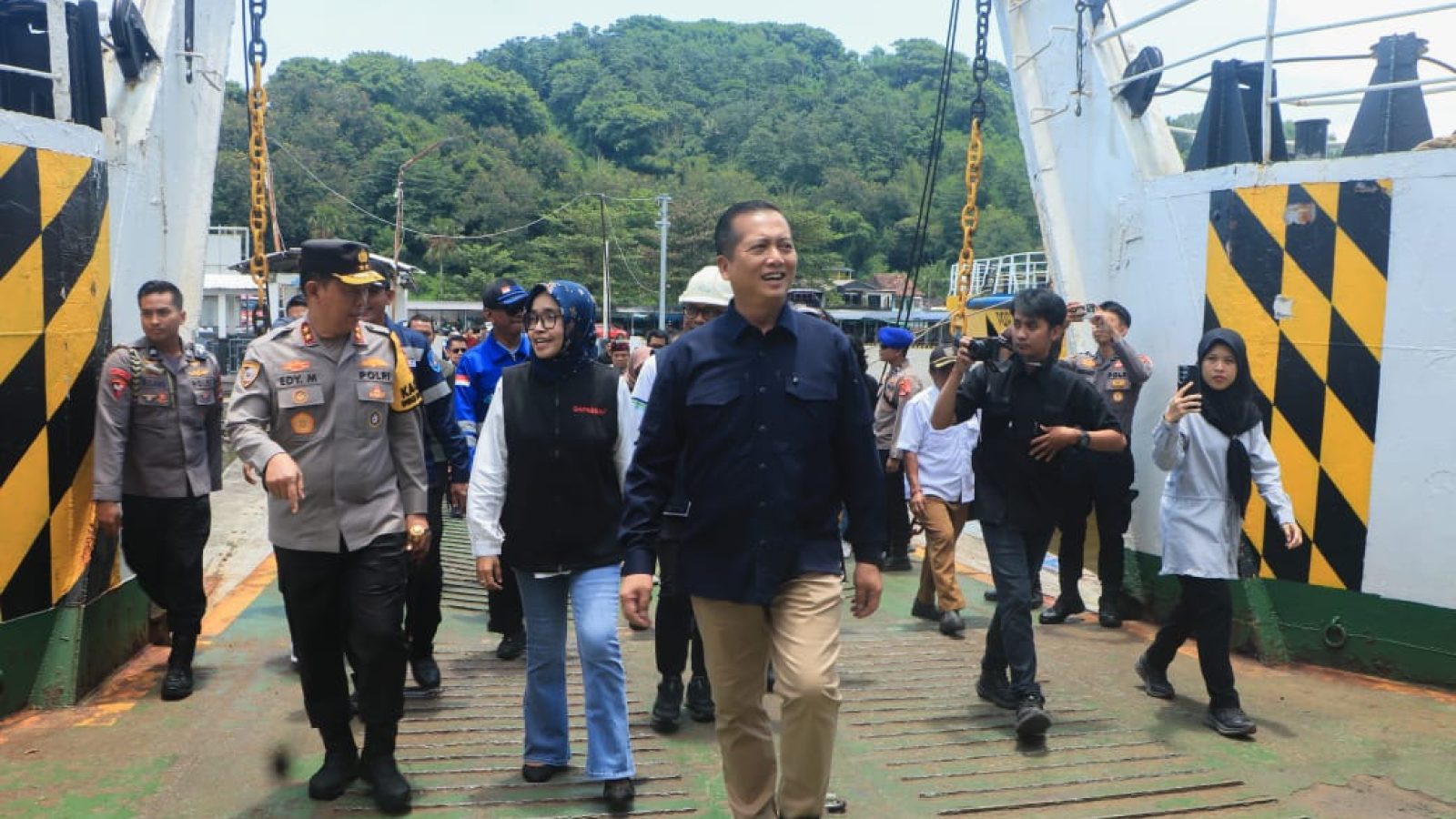 Gubernur Iqbal Pimpin Peninjauan Arus Mudik di Terminal, Bandara hingga Pelabuhan