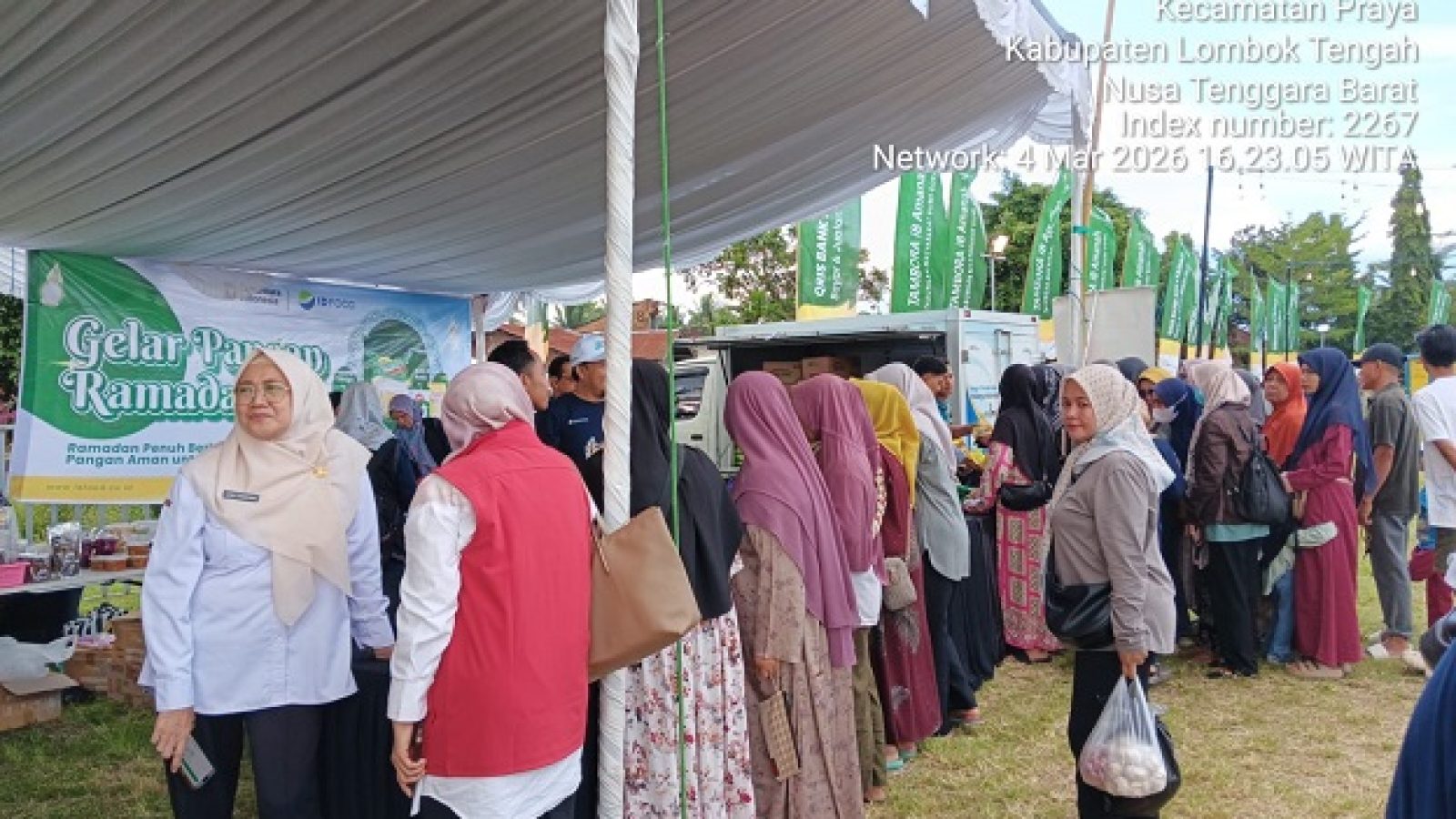 Warga Lombok Tengah Serbu Pangan Murah GMP Pemprov NTB