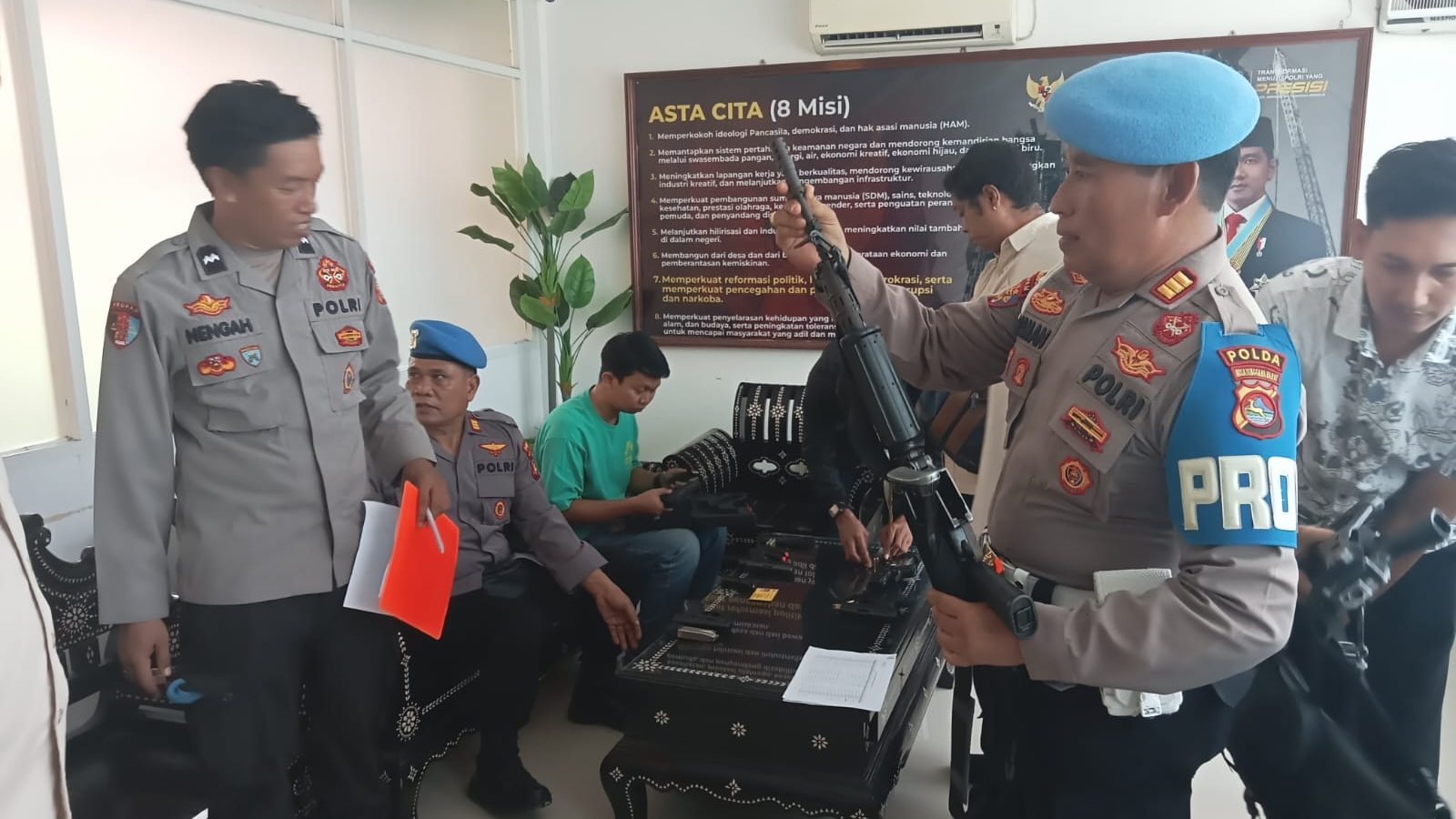 Propam Polda NTB Periksa Senpi Personil Ditresnarkoba