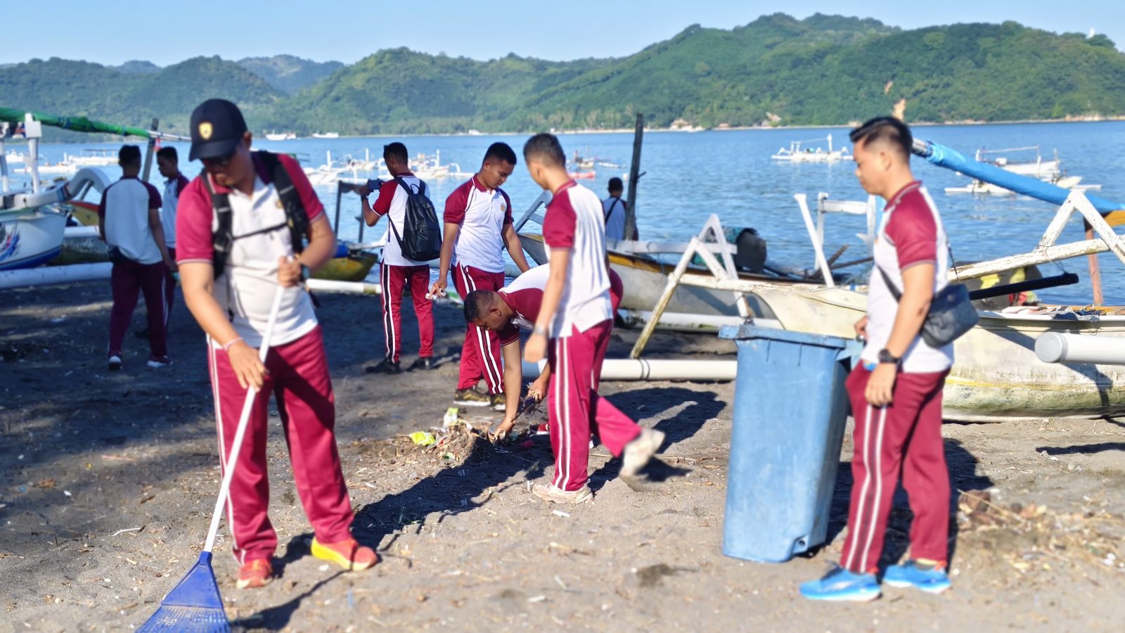 Bersih Pantai Cemara Lembar, Upaya Jaga Pesisir Lombok Barat