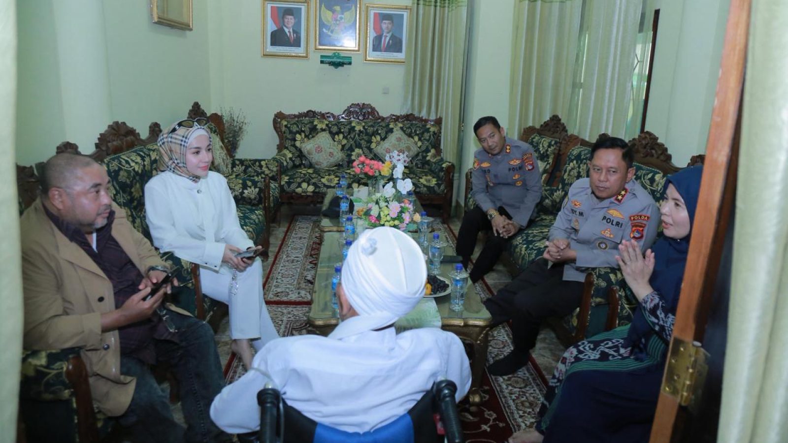 Kapolda NTB Dampingi Aboe Bakar Al-Habsyi Silaturahmi ke TGH Turmudzi Badruddin