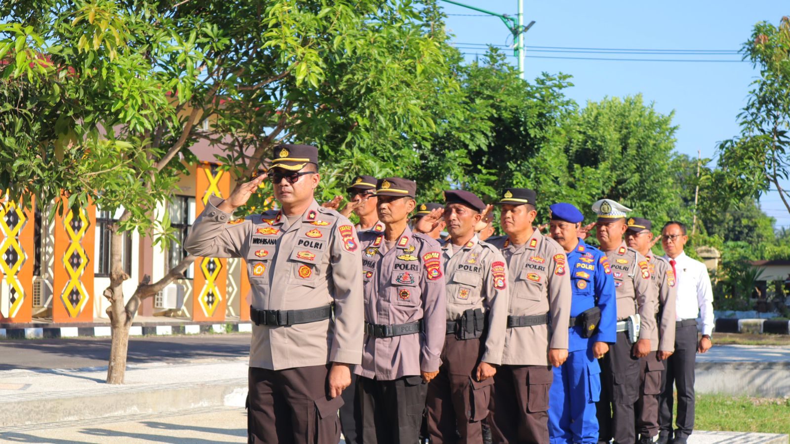 Pimpin Upacara Hari Kesadaran Nasional, Kapolres Lombok Utara Tekankan Semangat Kebangsaan
