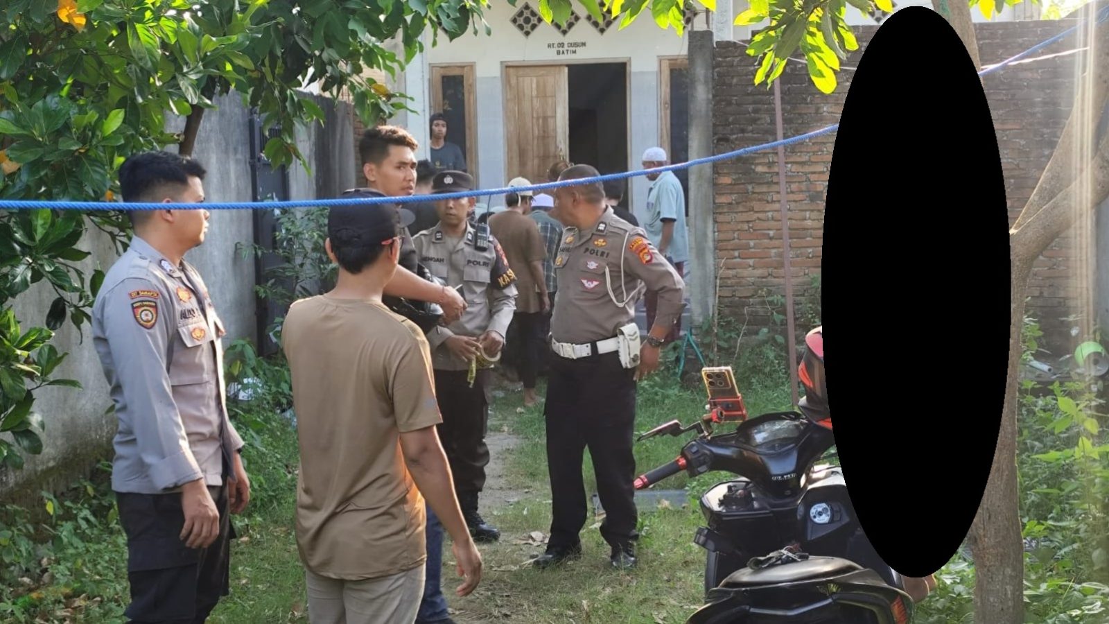 Polres Lobar Olah TKP Penemuan Jenazah di Banyumulek