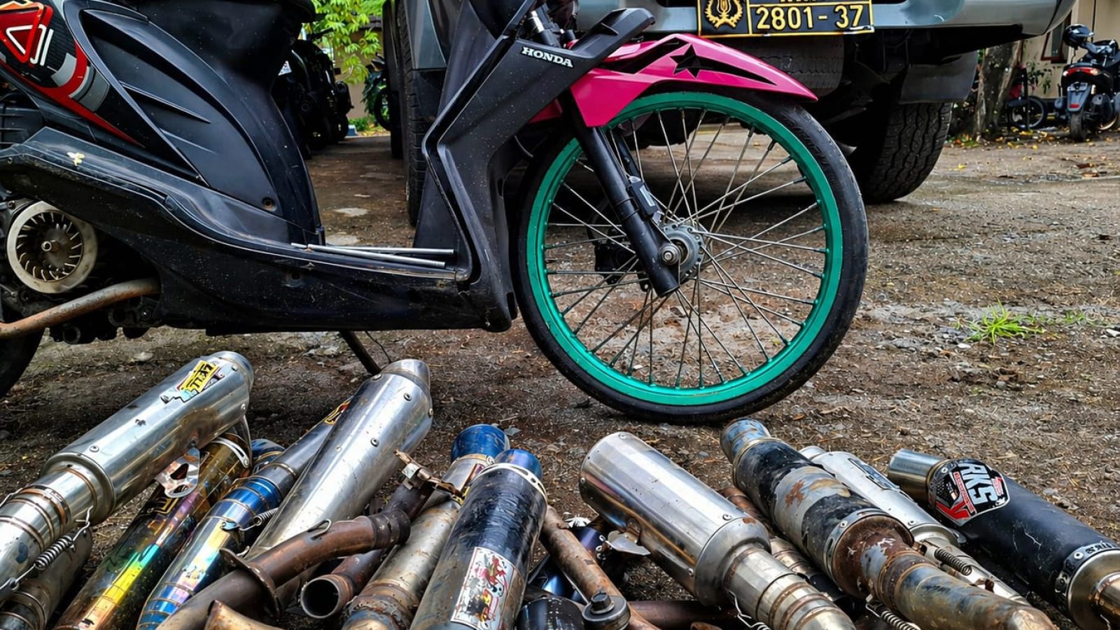 Polsek Bayan Tindak Tegas Knalpot Brong, Belasan Diamankan di Pelabuhan Carik