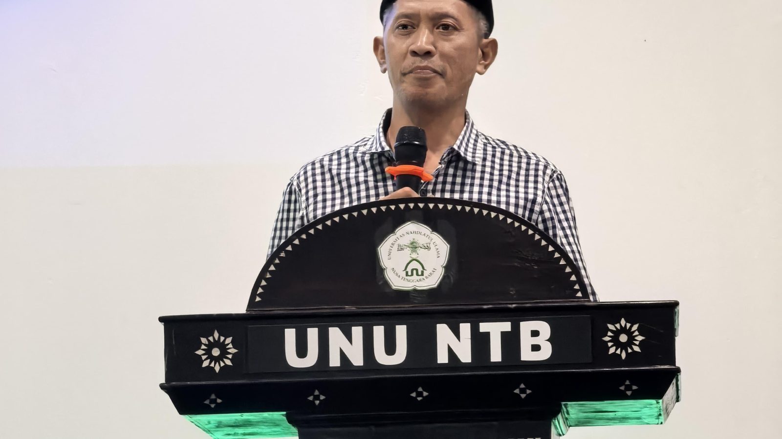 Bedah Buku Suaeb Qury, Mengupas Cara Dakwah Digital Tuan Guru Femomenal di Lombok