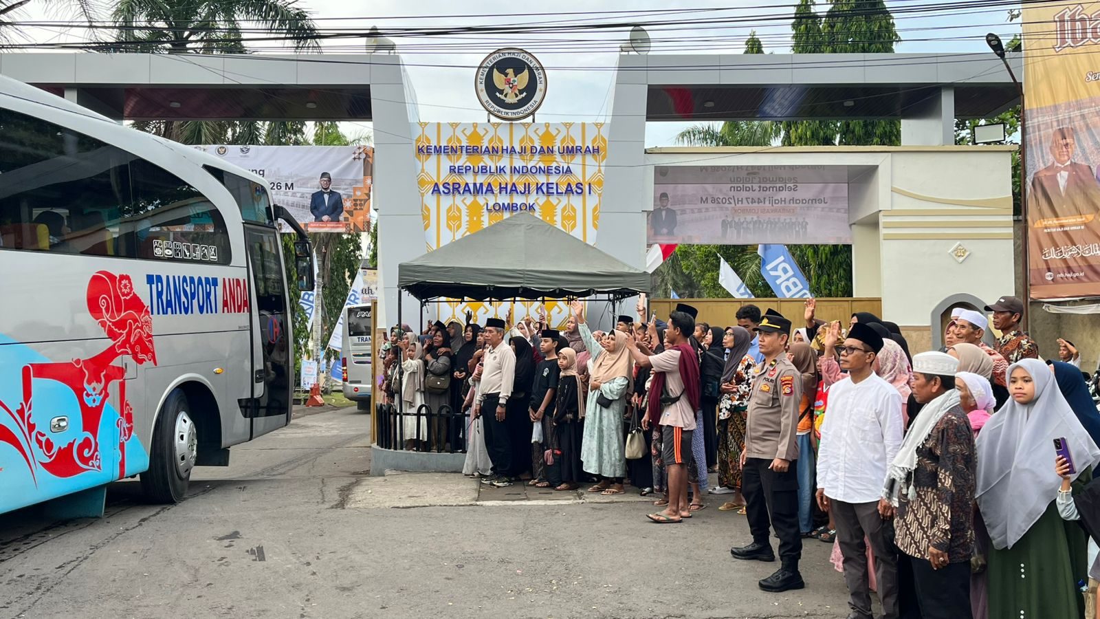 Polda NTB Kawal Ketat Keberangkatan 393 Jemaah Haji Kloter 7 Asal Lombok Tengah
