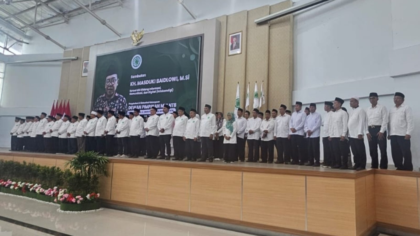 Gubernur Iqbal Ingatkan Pengurus MUI NTB Masalah Keumatan