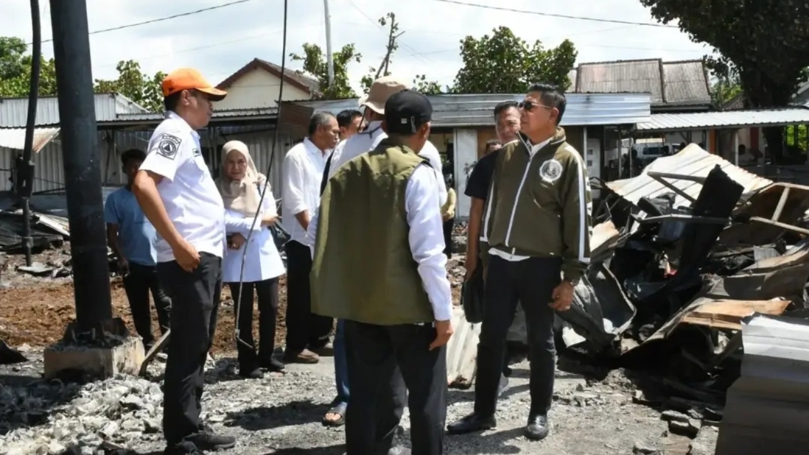 Bupati Lotim Tinjau Pasar Pringgabaya yang Terbakar, Akan Gelontor Bantuan
