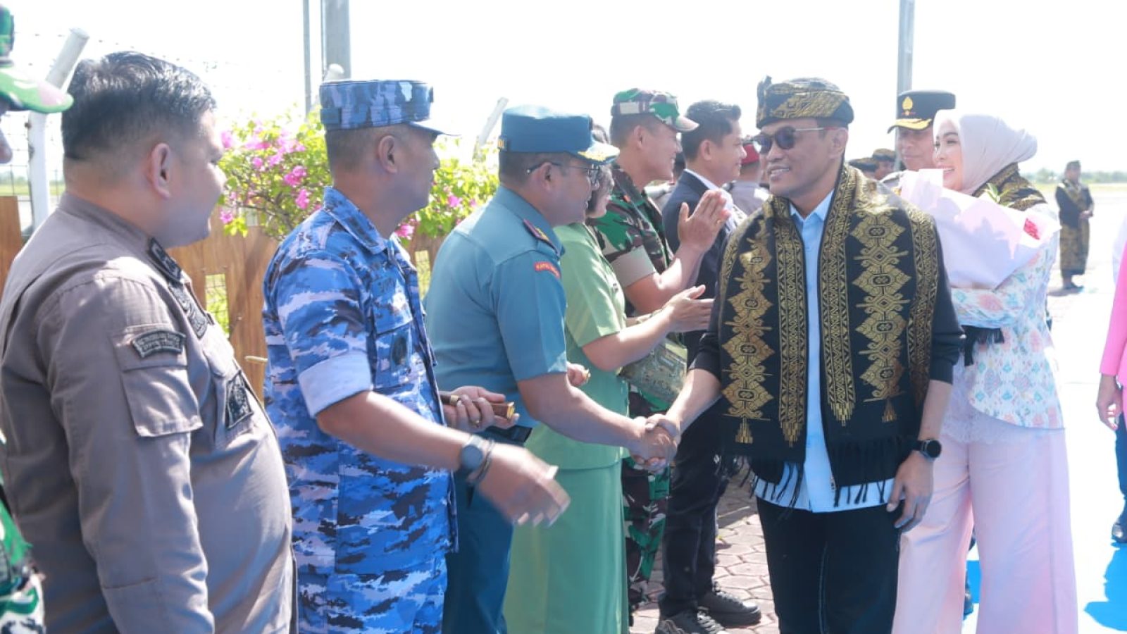 Forkopimda NTB Sambut Kedatangan Kapolda Baru Irjen Pol. Kalingga Rendra Raharja