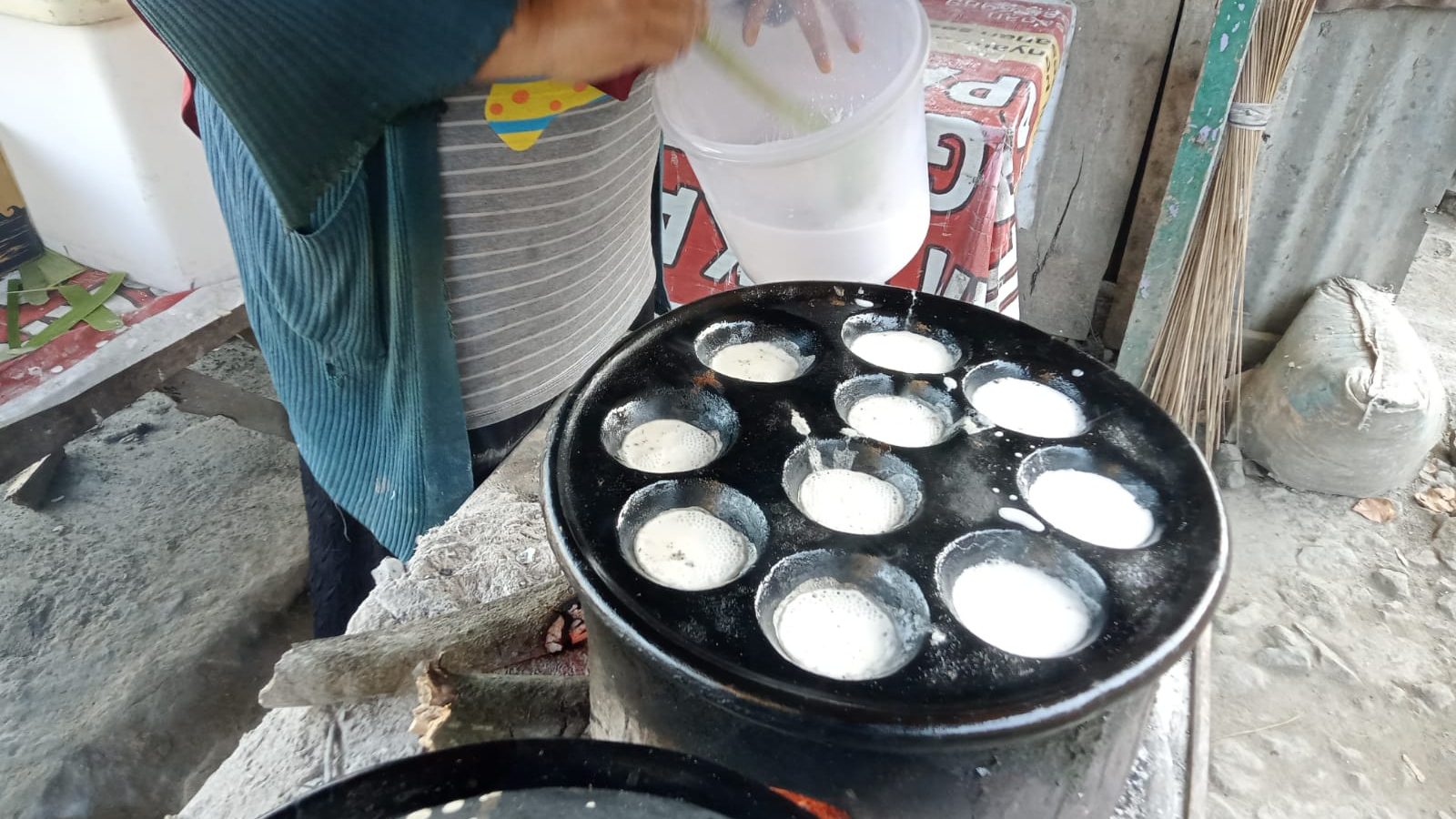 Serabi Lak-lak, Kuliner Khas Lombok yang Paling Diburu