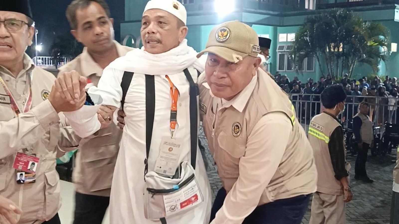 Polda NTB Kawal Kedatangan Jamaah Haji Kloter 6 Asal Lombok Timur