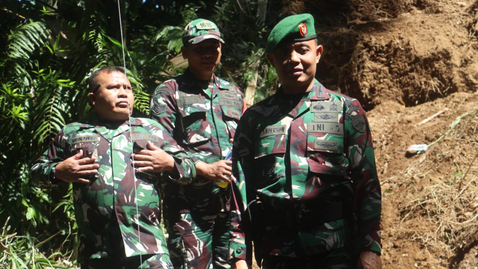 Pembuatan Jembatan Aramco Lotim, Wujud Nyata Kebersamaan TNI dan Masyarakat