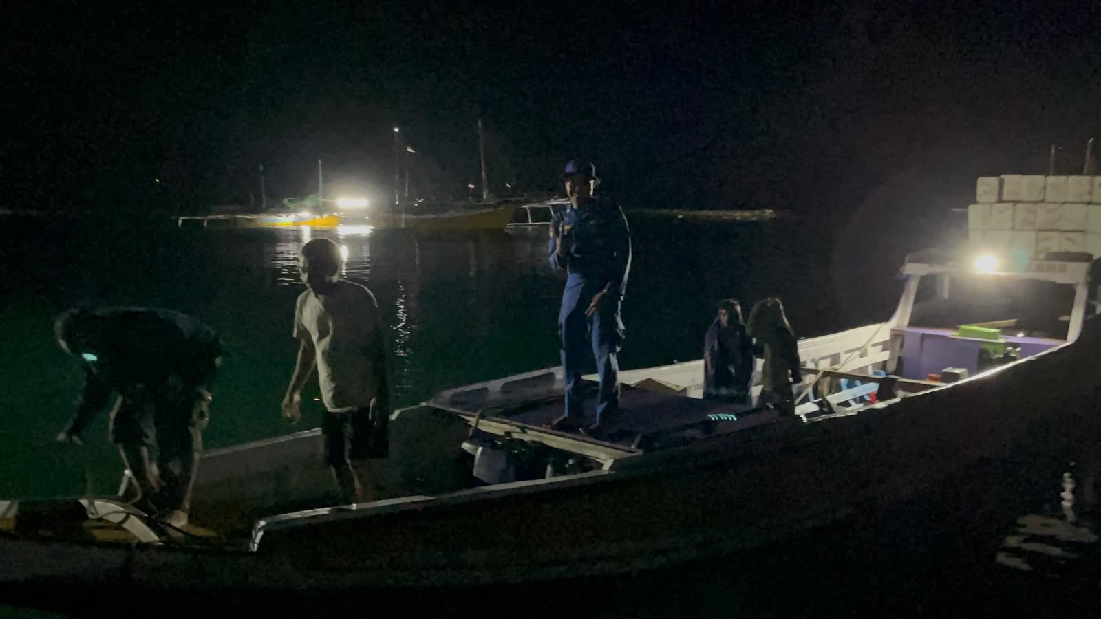 Diterjang Arus Kencang, KMN Putri Novi Kandas di Perairan Gili Banta