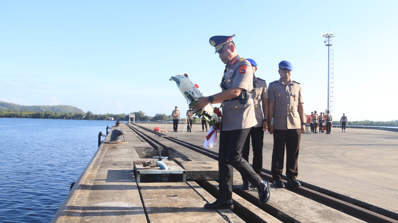 Tabur Bunga di Laut Warnai Hari Bhayangkara ke-80 di NTB