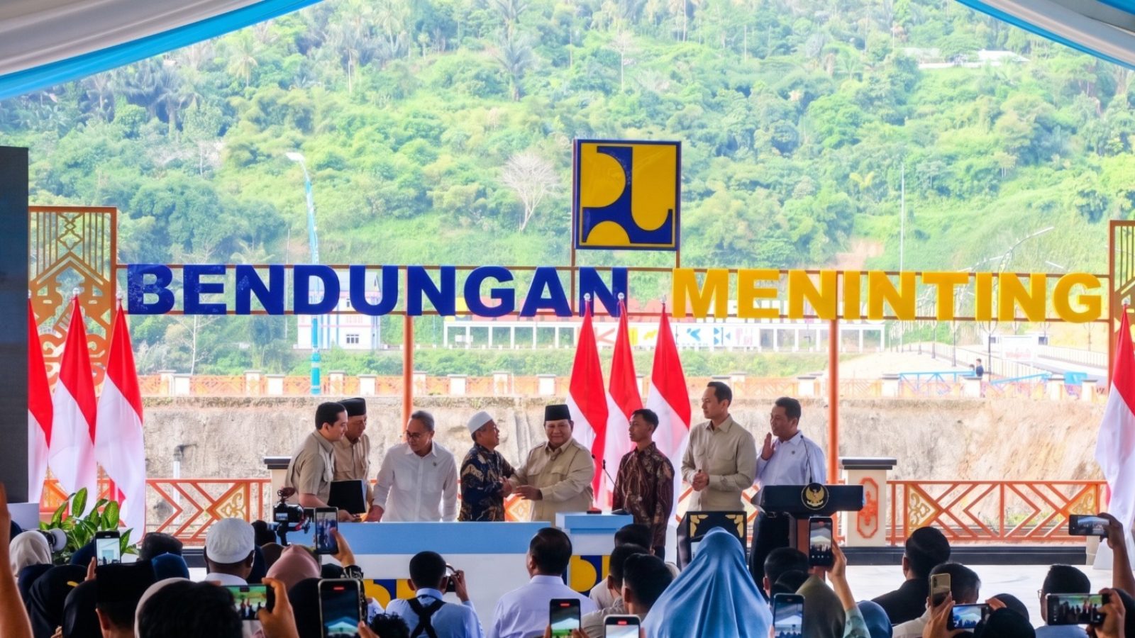 Presiden Prabowo Resmikan Bendungan Meninting