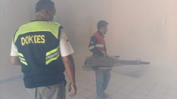 Cegah Demam Berdarah, Biddokkes Polda NTB Lakukan Fogging di SPN Belanting