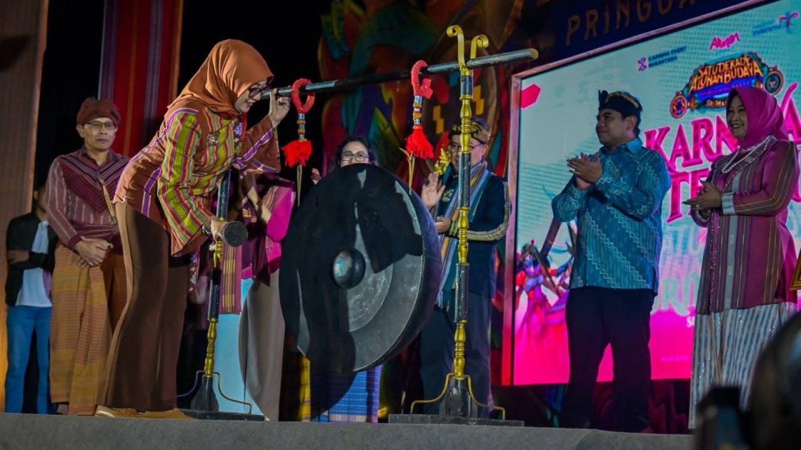 Kata Bunda Sinta, Generasi Muda Pringgasela Menenun Masa Depan Warisan Budaya