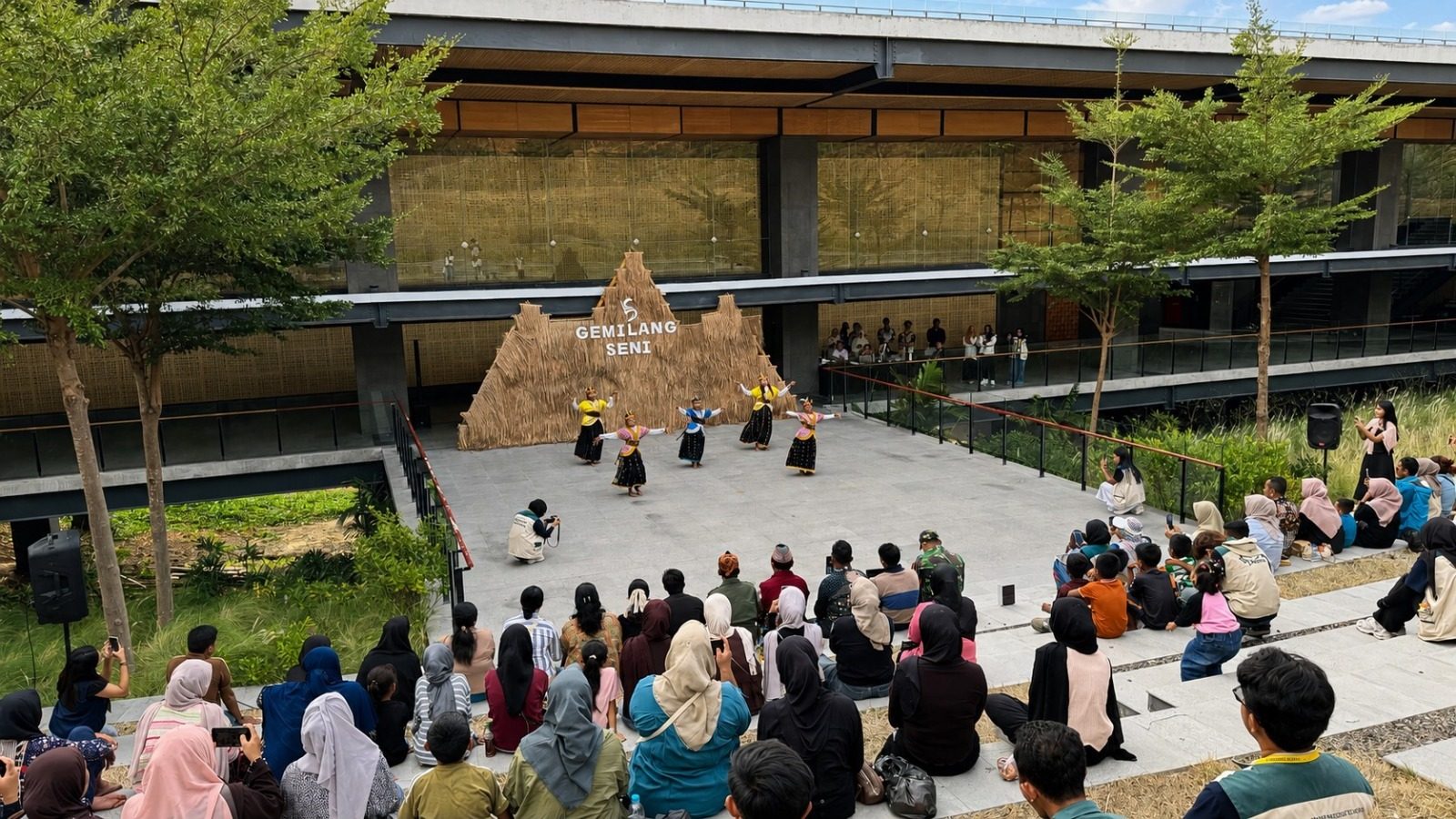 Gemilang Seni Tampilkan Harmoni Budaya di The Golo Mori