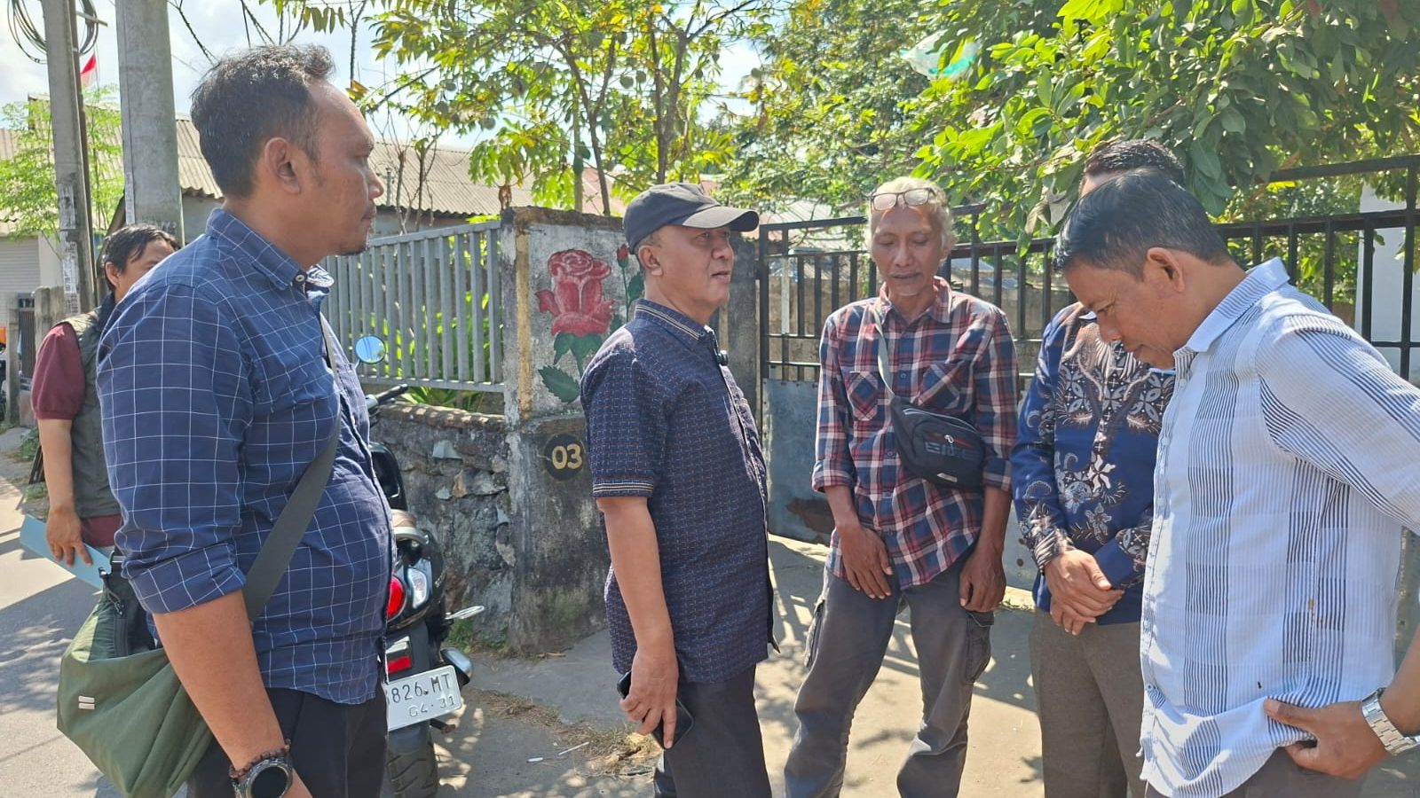 Masa Reses, Anggota DPR RI Fraksi NasDem, H. Fauzan Khalid Temui Warga Penerima Bantuan Bedah Rumah 