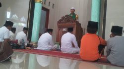 Bhabinkamtibmas Lelede Sampaikan Pesan Kamtibmas Lewat Mimbar Jumat