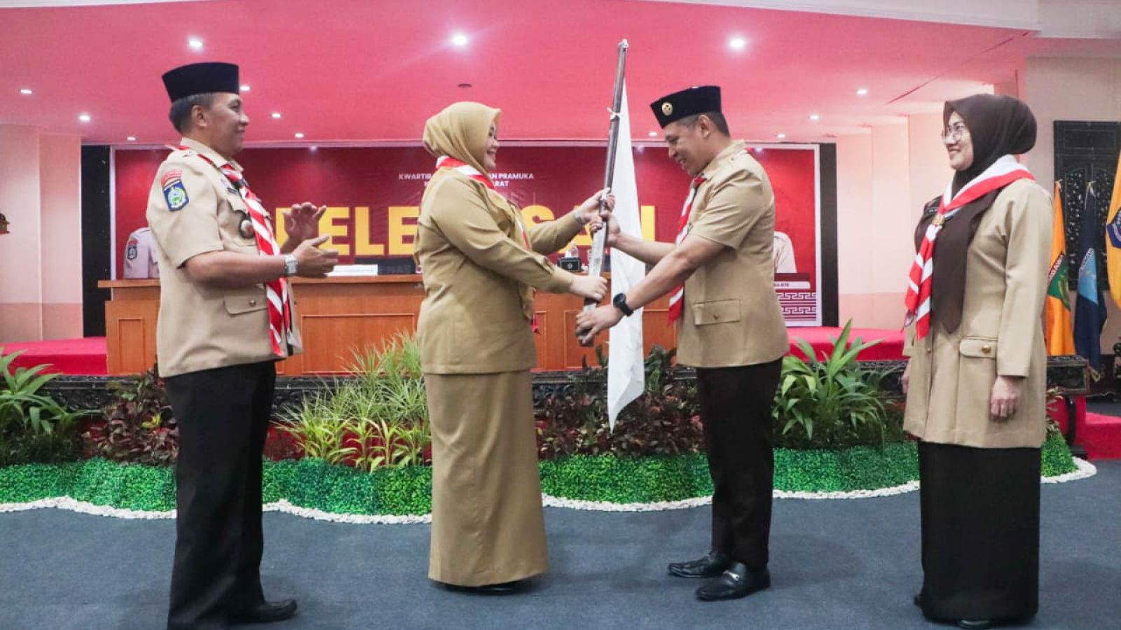 Wagub Lepas Kwarda Pramuka NTB Jadi Duta Daerah di Jamnas XII