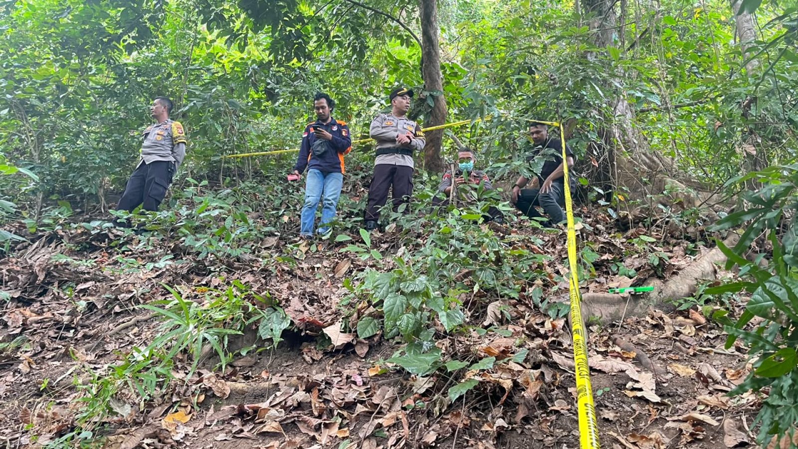 Polisi Selidiki Penemuan Mayat Misterius di Perbukitan Pemenang