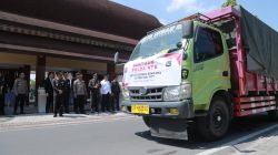 HUT RI Ke-81, Kapolda NTB Lepas 8 Truk Bantuan untuk Korban Gempa NTT