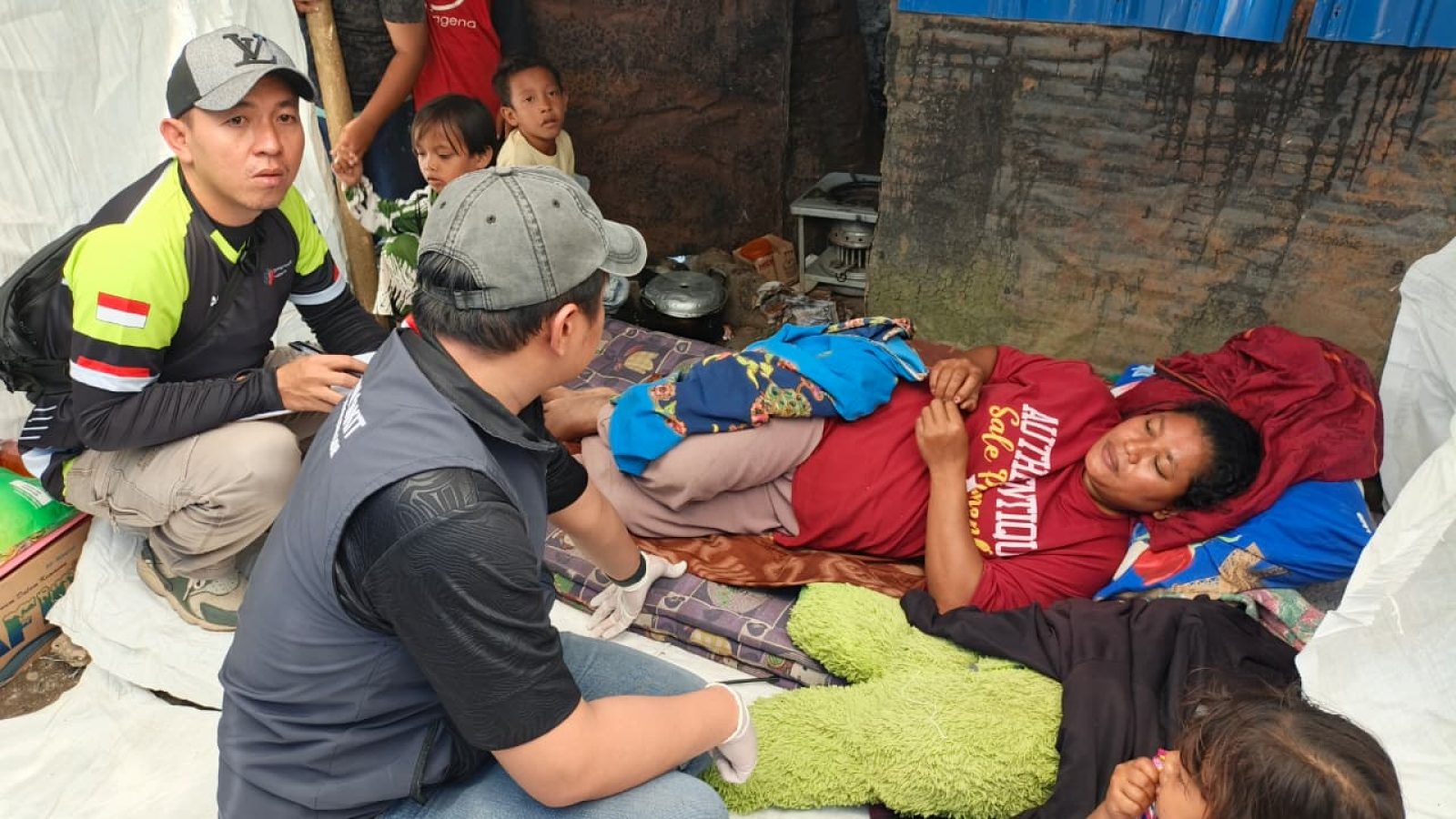 Misi Solidaritas Gempa NTT: KR-BNN NTB Bawa Tenaga Medis